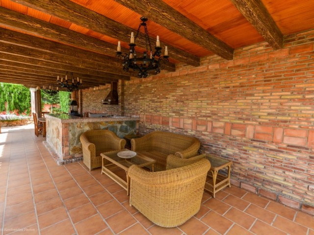 7 Bedrooms Villa in Benalmadena