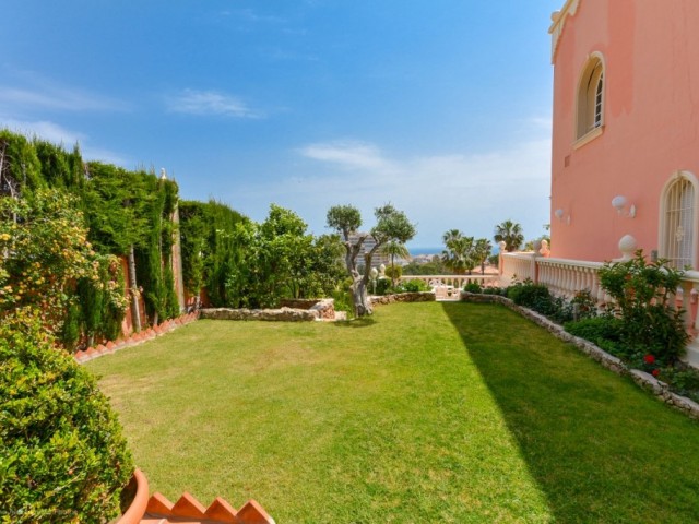 Villa avec 7 Chambres  à Benalmadena