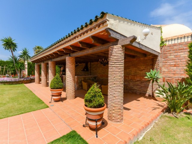 Villa avec 7 Chambres  à Benalmadena