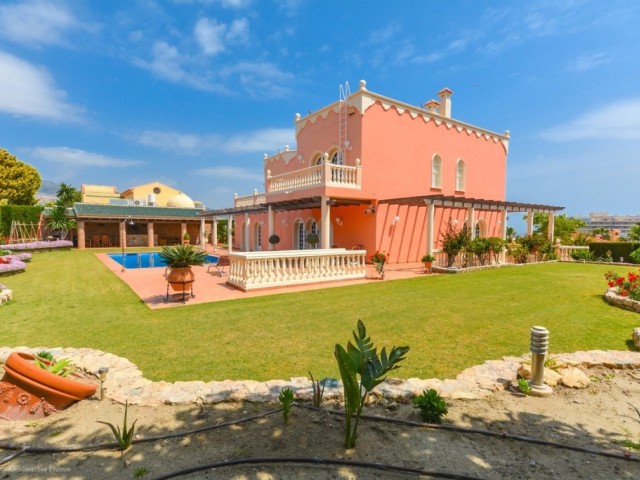 Villa avec 7 Chambres  à Benalmadena