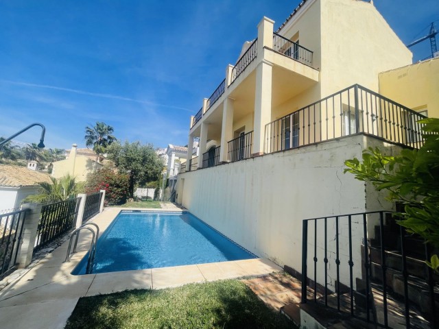 Villa con 2 Dormitorios  en Istán