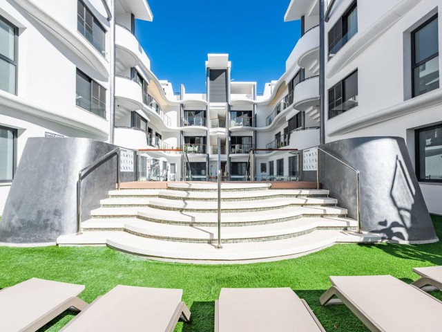 4 Bedrooms Apartment in Estepona