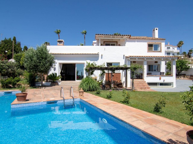 4 Schlafzimmer Villa in Estepona