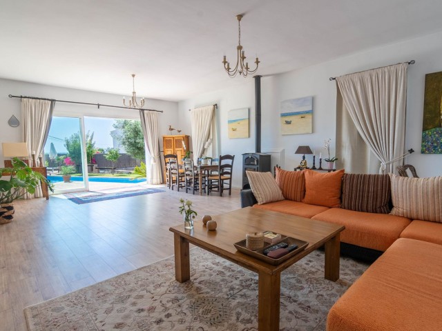 4 Schlafzimmer Villa in Estepona