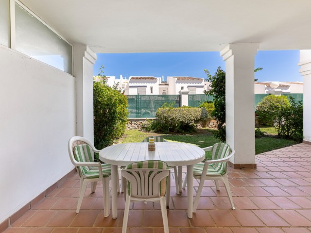 2 Bedrooms Apartment in Nueva Andalucía