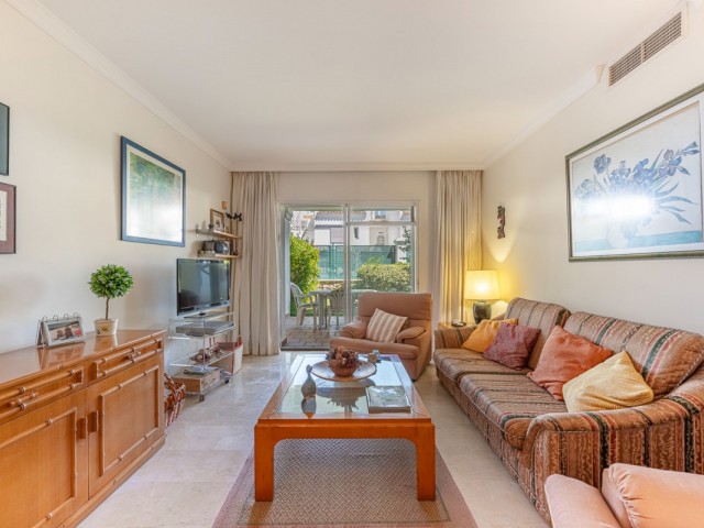 2 Bedrooms Apartment in Nueva Andalucía
