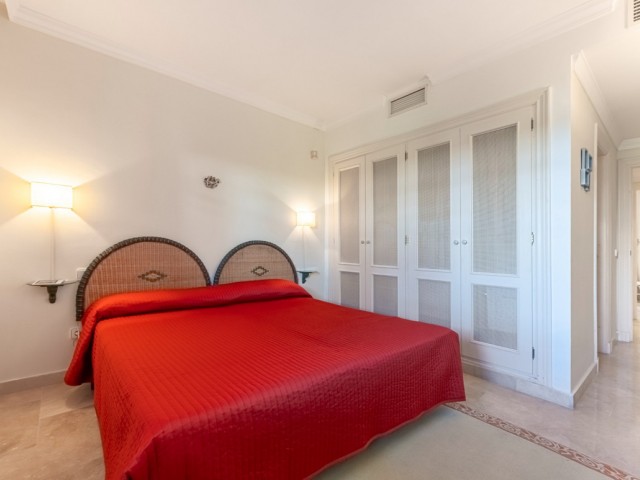 2 Bedrooms Apartment in Nueva Andalucía