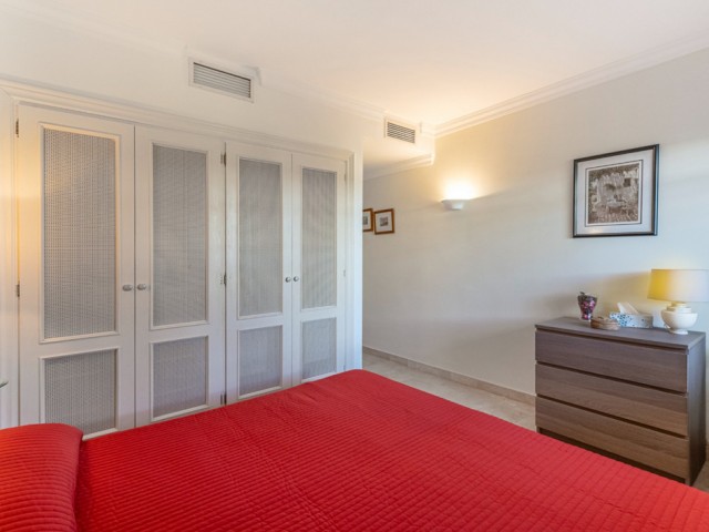 2 Bedrooms Apartment in Nueva Andalucía