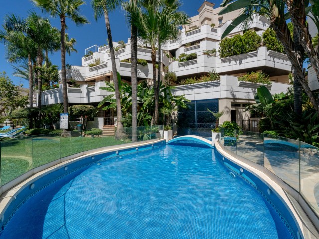 Apartamento con 3 Dormitorios  en Nueva Andalucía