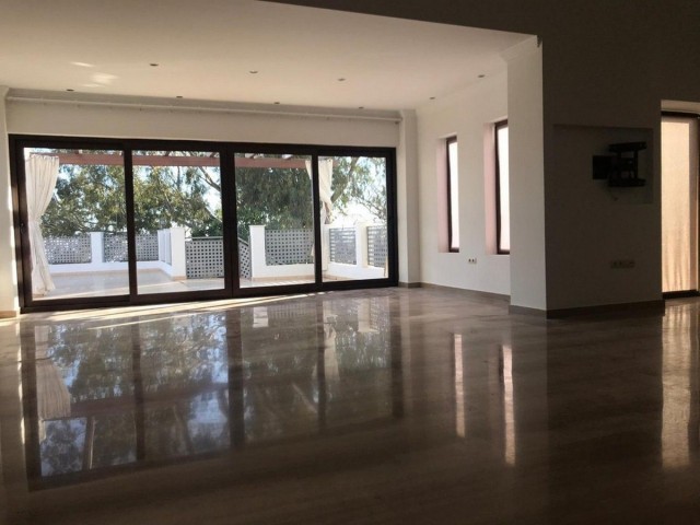 4 Schlafzimmer Villa in Benalmadena