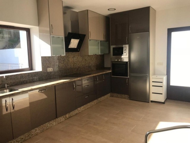 4 Schlafzimmer Villa in Benalmadena