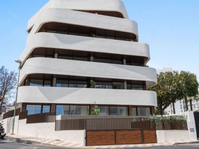 Ático con 2 Dormitorios  en Benalmadena Costa