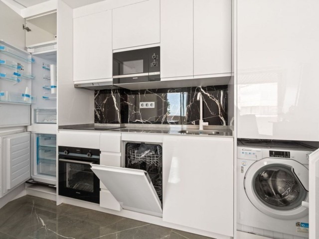 Ático con 2 Dormitorios  en Benalmadena Costa