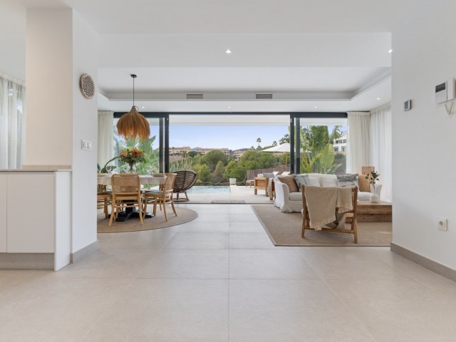Villa avec 6 Chambres  à Estepona