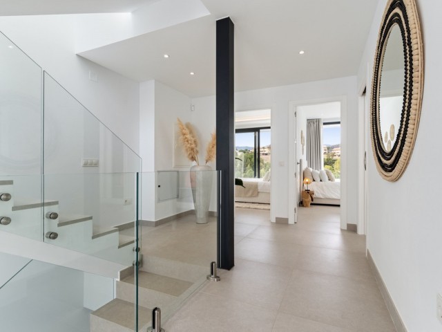 Villa avec 6 Chambres  à Estepona