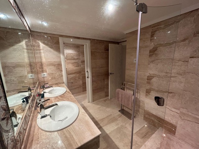 2 Schlafzimmer Apartment in Elviria