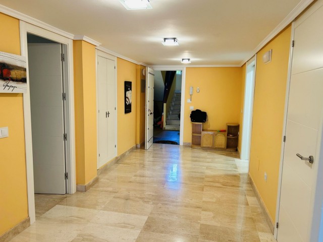 2 Bedrooms Apartment in Elviria