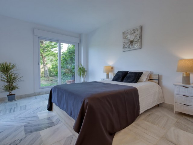 Villa con 4 Dormitorios  en Benahavís