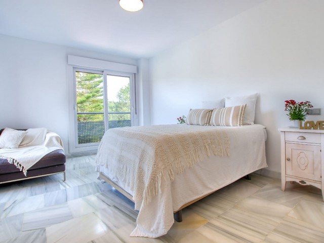 Villa con 4 Dormitorios  en Benahavís