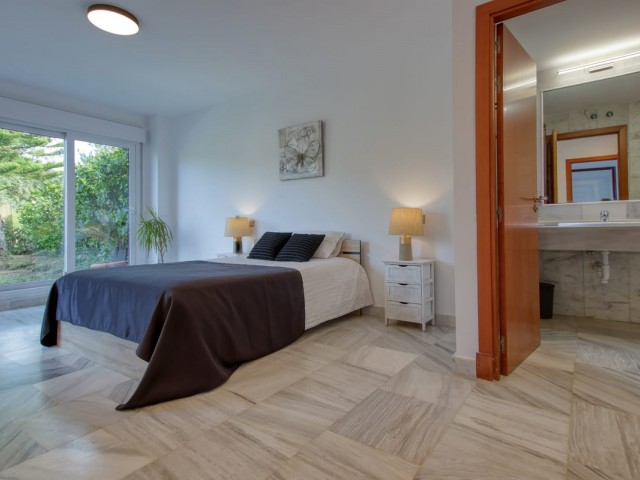 Villa con 4 Dormitorios  en Benahavís