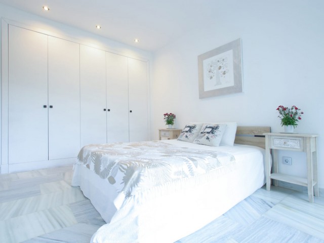 Villa con 4 Dormitorios  en Benahavís