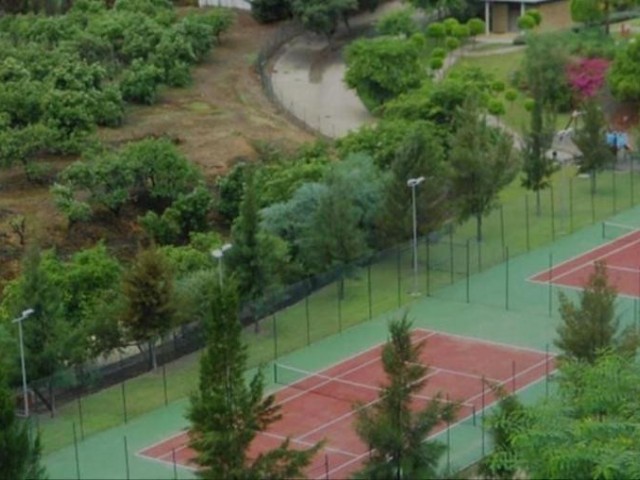 4 Bedrooms Villa in Benahavís