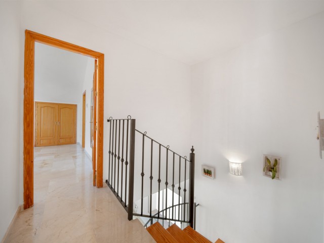 3 Bedrooms Apartment in Nueva Andalucía