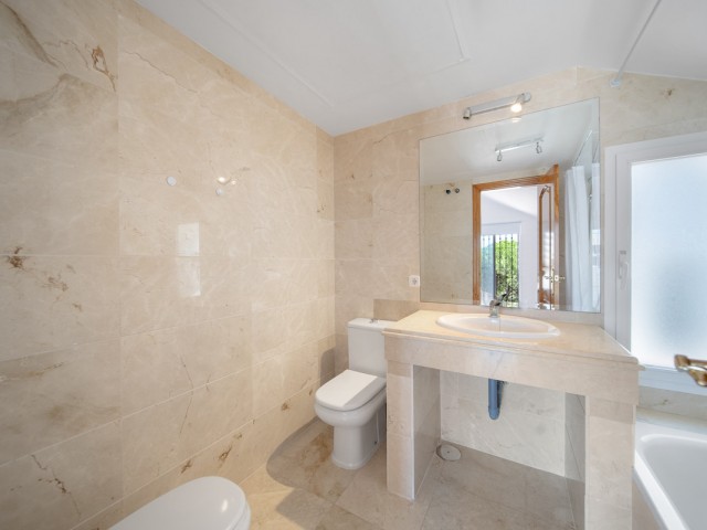 3 Bedrooms Apartment in Nueva Andalucía