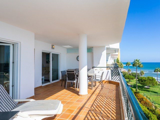 3 Bedrooms Apartment in Calahonda