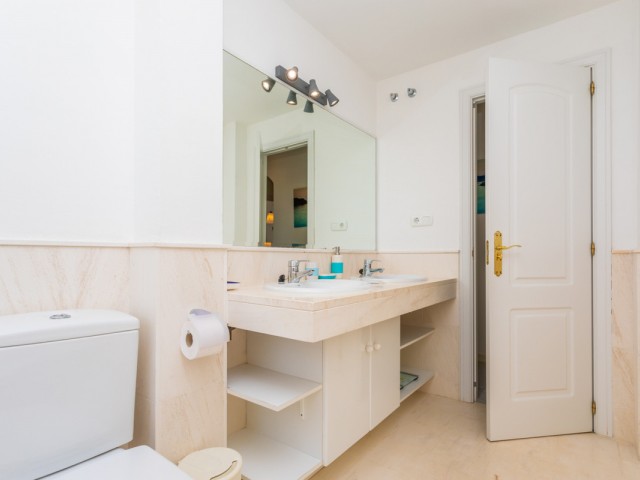 Appartement avec 3 Chambres  à Calahonda