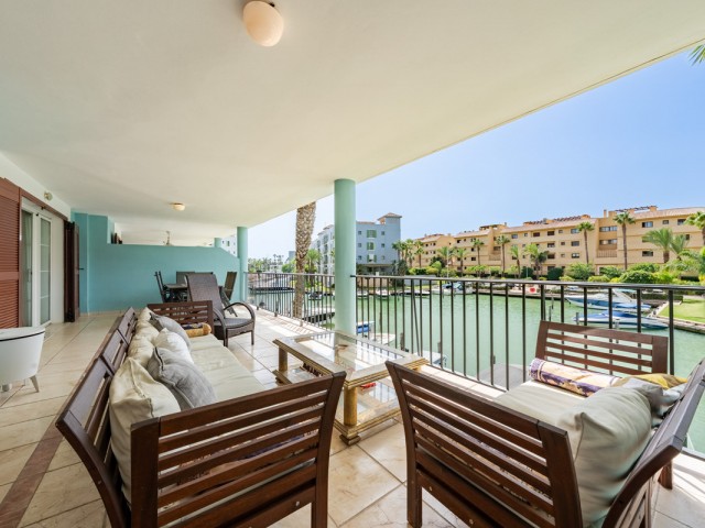 3 Bedrooms Apartment in Sotogrande Marina