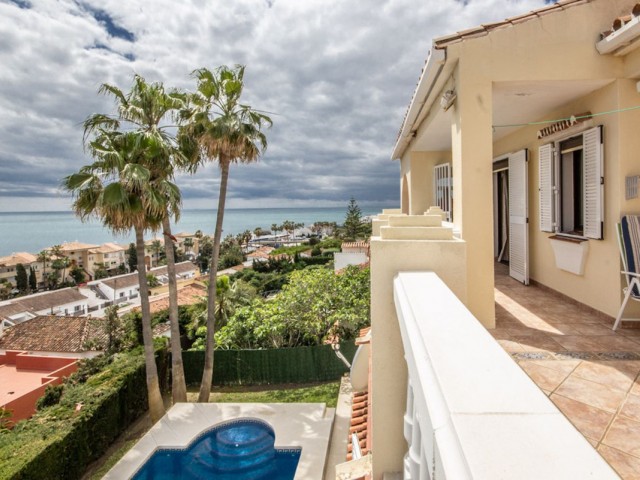 4 Soveroms Villa i Estepona