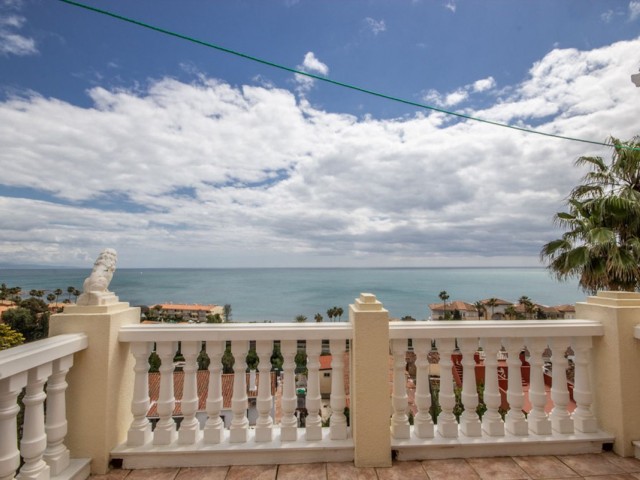 4 Soveroms Villa i Estepona