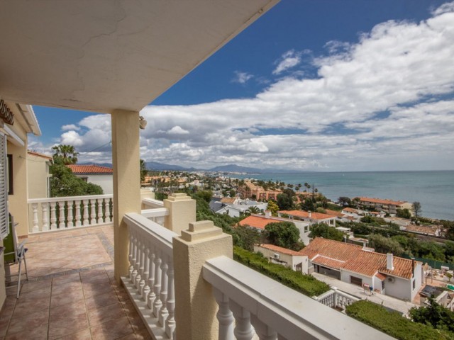 4 Soveroms Villa i Estepona