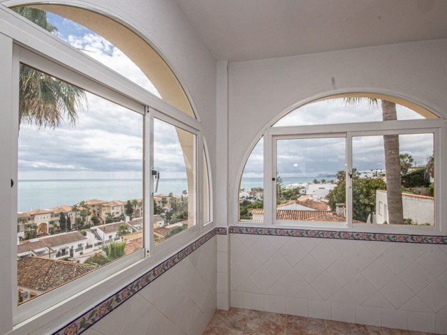 4 Soveroms Villa i Estepona