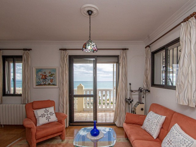 4 Soveroms Villa i Estepona