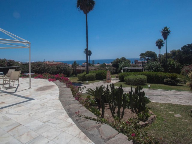 4 Soveroms Villa i Estepona
