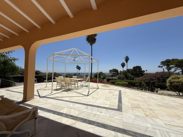 4 Soveroms Villa i Estepona