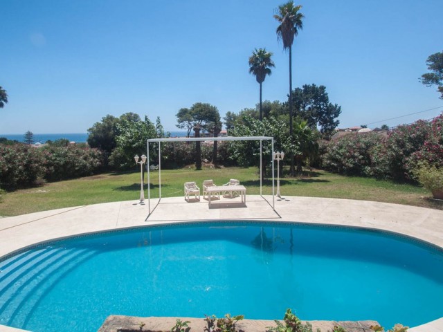 4 Soveroms Villa i Estepona