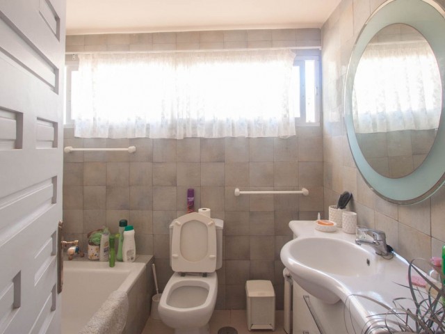 4 Soveroms Villa i Estepona