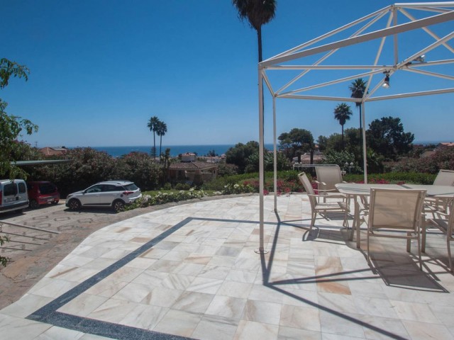 4 Soveroms Villa i Estepona