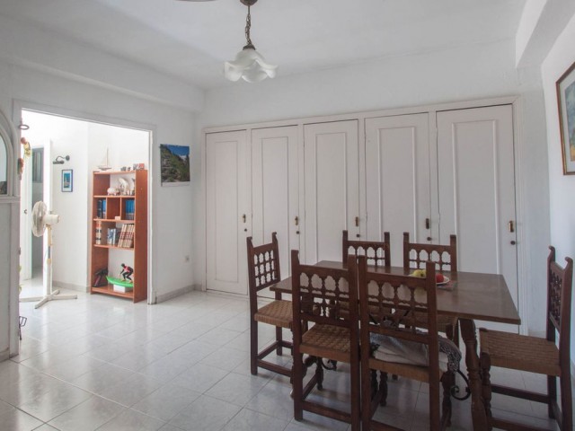 Villa avec 4 Chambres  à Estepona