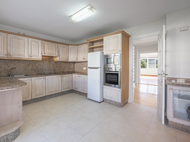 4 Bedrooms Villa in Nueva Andalucía