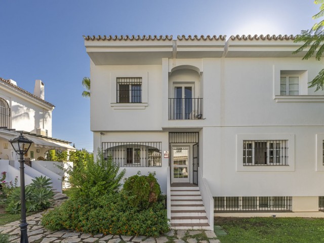 4 Bedrooms Villa in Nueva Andalucía