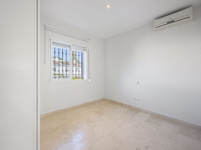 4 Bedrooms Villa in Nueva Andalucía