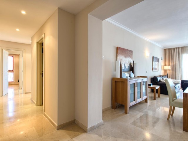 3 Bedrooms Apartment in Benahavís