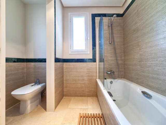 3 Bedrooms Apartment in Benahavís