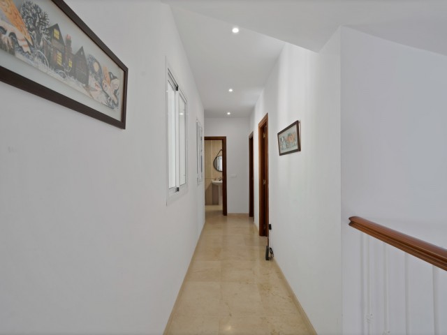 5 Bedrooms Villa in Torremuelle