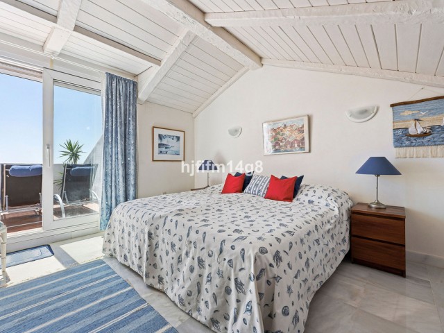 3 Bedrooms Apartment in Nueva Andalucía