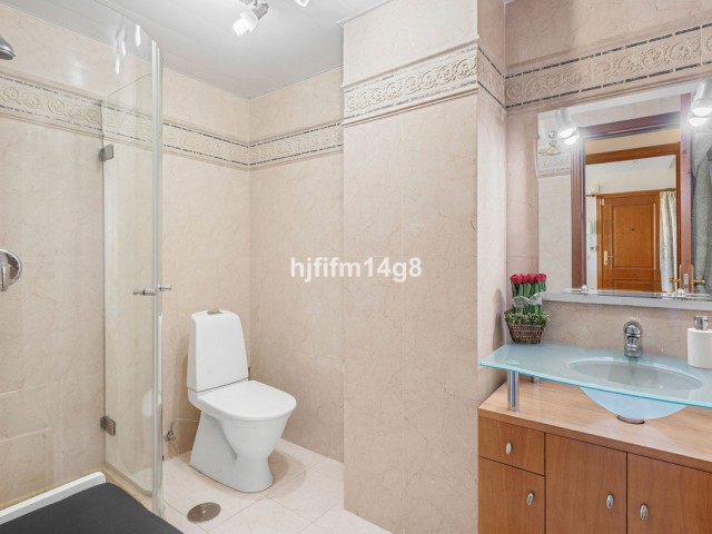 3 Bedrooms Apartment in Nueva Andalucía